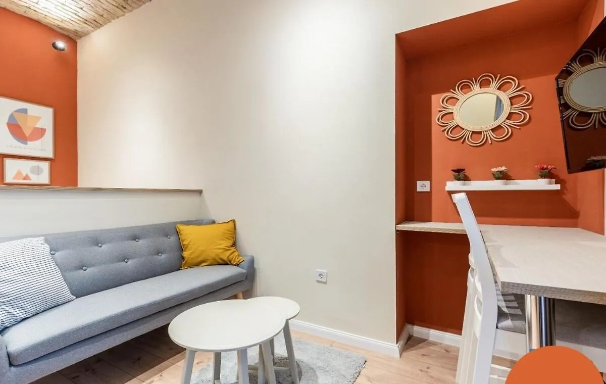בודפשט Cute Apartment In Akacfa St, Moon 0*,  הונגריה
